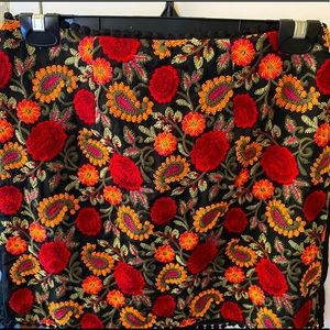 Black mini skirt with floral embroidering